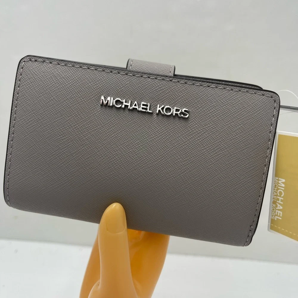 MICHAEL KORS Medium Saffiano Leather Bifold Zip CN Wallet Pearl Grey  NWT